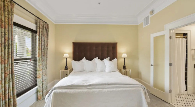 Suite med altan med byudsigt The James Madison Inn