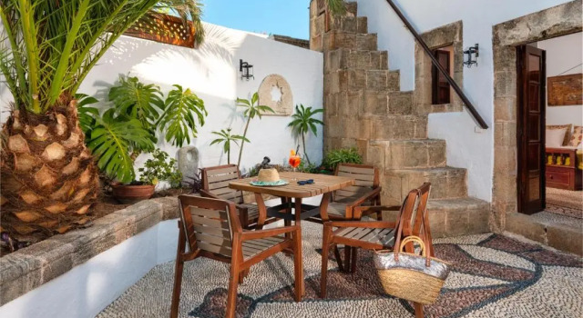 Коттедж Antique Villa