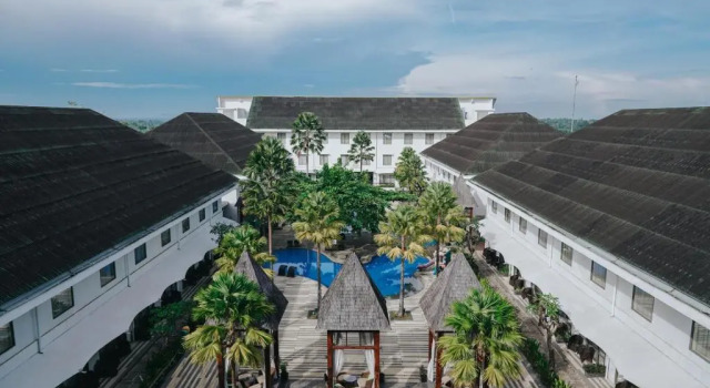 Двухместный номер Executive с видом на бассейн Novotel Banjarmasin Airport