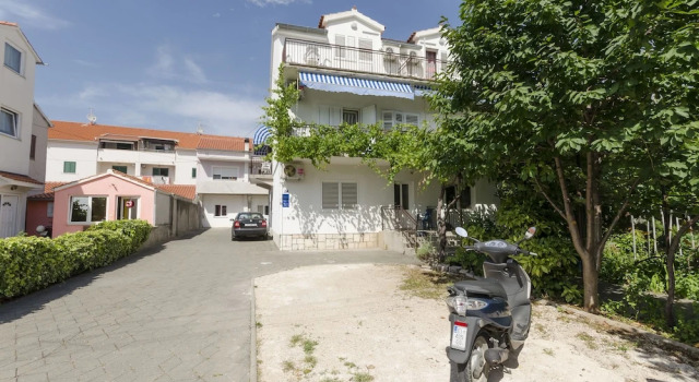 Apartments and Rooms Bepina, Забронировать Апартаменты/квартира Водице Шибенско-Книнская жупания, рядом с Пристань для яхт ACI Водице