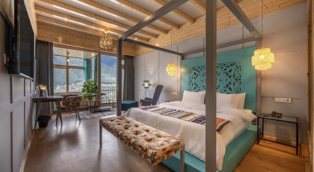 Номер Premier с балконом и с видом на горы Echor Himalayan Heights Resorts & Spa Manali