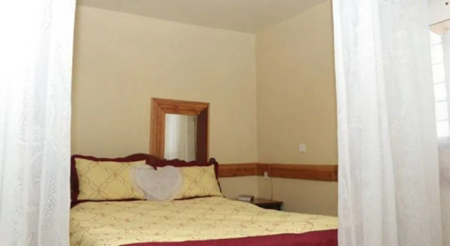 Maina Highway Hotel
