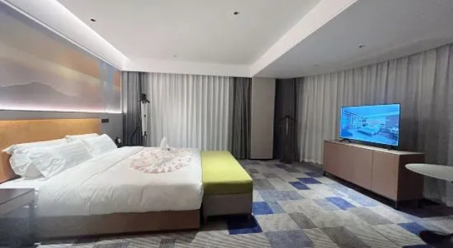 Executive Suite Ruining Hotel
