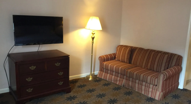 Travelodge by Wyndham Lynchburg, Забронировать Отель Линчберг Виргиния
