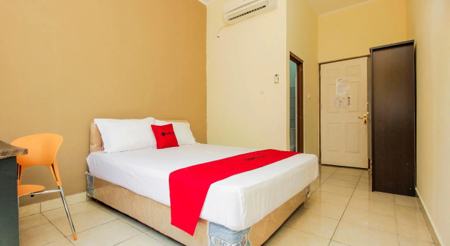 Номер Standard RedDoorz near RSUP Prof. Kandou Manado