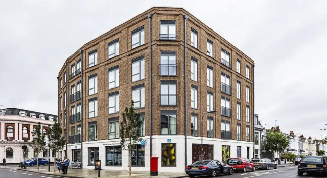 100 New King's Road · Incredible Two Bed Apartment In Parsons Green