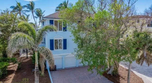 Коттедж с 3 комнатами Anchored Here 3 Bedroom Home by RedAwning