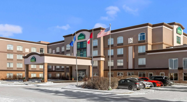 Wingate by Wyndham Calgary, Varaa Hotelli Hotellit Calgary Region pysäköinnillä, Pysäköinti