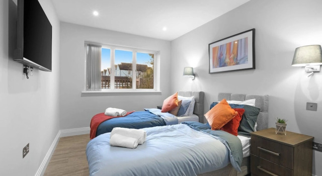 The Isleworth Garden Retreat 3BR 2BA with Gated Parking, Book Lejlighed Lejligheder i Merseyside, Lejlighed