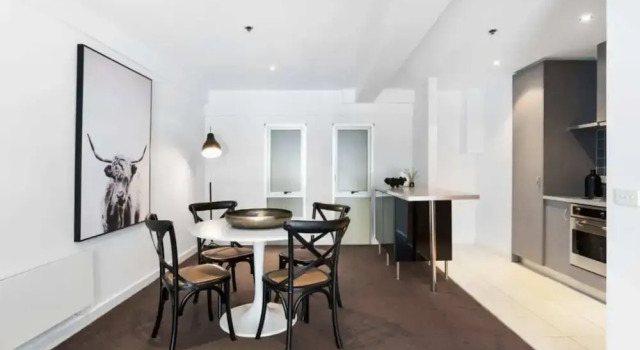 Light-filled Converted Warehouse 2 Bedroom Apartment in Prahran, Réserver Appartement Prahran Melbourne