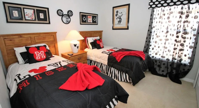 Allamanda Holiday Home 4 Bedroom, Rezerwuj Dom wakacyjny Hotele w Kissimmee z parkingiem, Parking