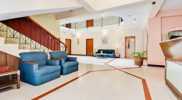 Capital O 49932 Orchard Suites, Забронировать Отель Отели штата Карнатаки с парковкой, Парковка