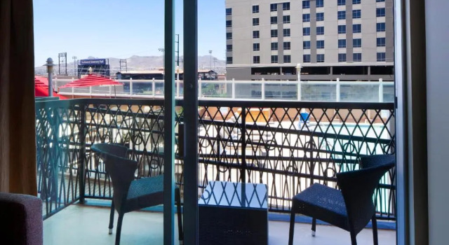 Номер Standard с балконом DoubleTree by Hilton El Paso Downtown