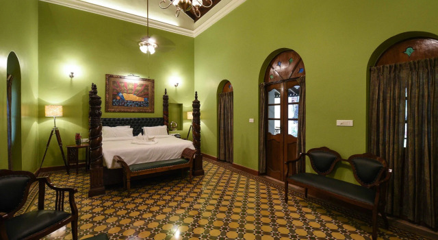 Surya Kiran Heritage Hotel, Rezerwuj Hotel Hotele w North Goa z parkingiem, Parking