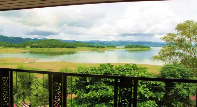 Номер Standard с видом на озеро Rimkaeng Resort