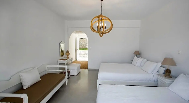 Трёхместный номер Standard Paros Palace