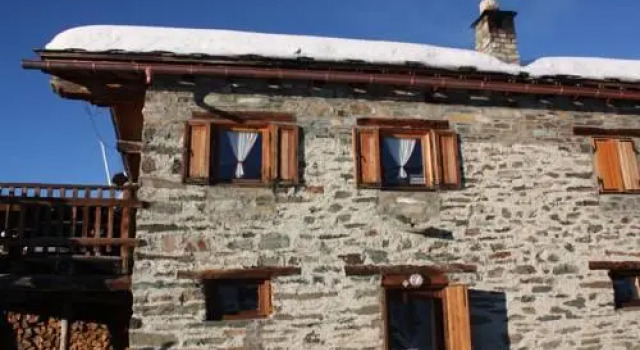 Rifugio Baita Belvedere, Забронировать Отель Аяс Шамполюк