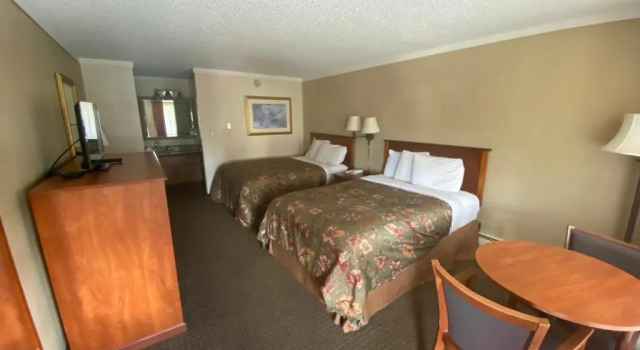 Четырёхместный номер Standard Snowshoe Motel