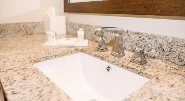 Четырёхместный номер Standard Comfort Inn & Suites