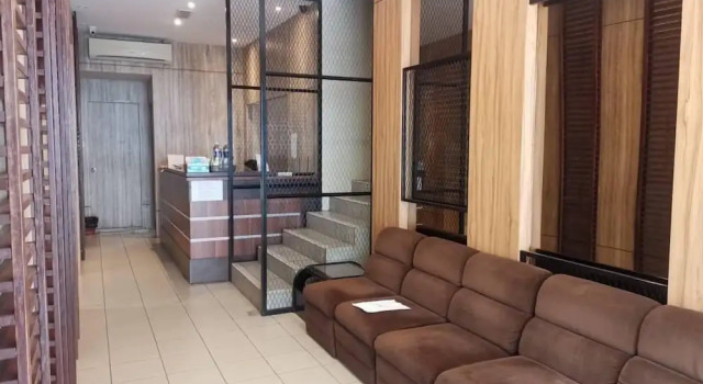 Hotel Holiday