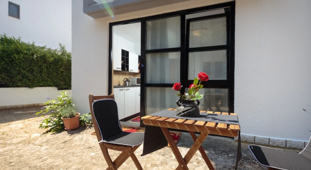 Апартаменты Цокольный этаж Apartments C52