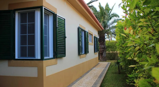 House With 3 Bedrooms in Porto Santo, With Wonderful Mountain View, En, Забронировать Отель Отели Порту-Санту 3 звезды, рядом с Пляж о. Порто Санто, 3*