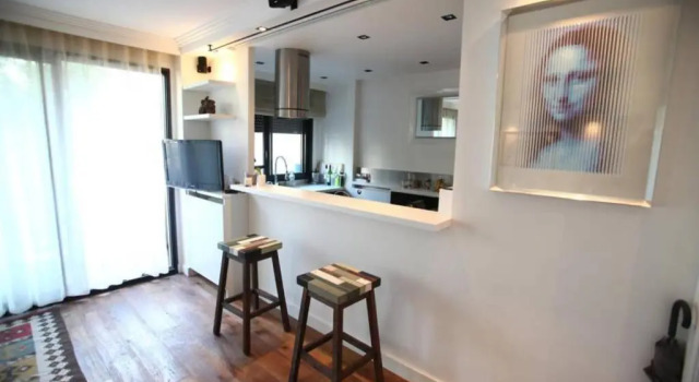 George Apartment in Neuilly