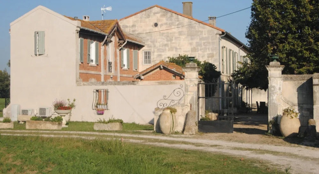 Le Mas Marguerite, Забронировать Отель Отели Арля с парковкой, Парковка