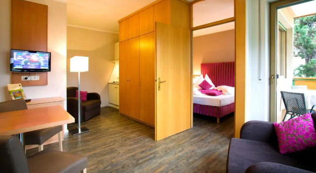 Люкс Flora Hotel & Suites