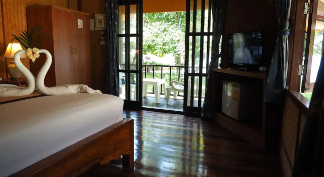 Бунгало с балконом и с видом на море Koh Chang Bailan Beach Resort