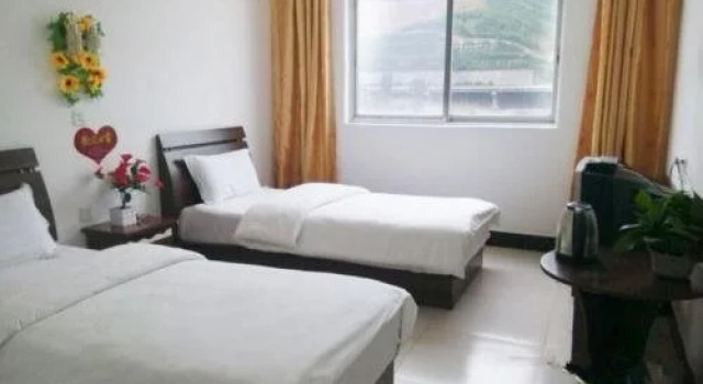 Shangluo Jinsi Gorge Julong Hotel, Prenota Hotel Shang Shaanxi