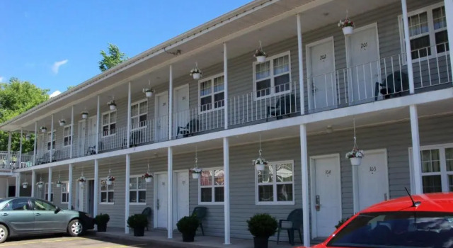 Midtown Motel & Suites