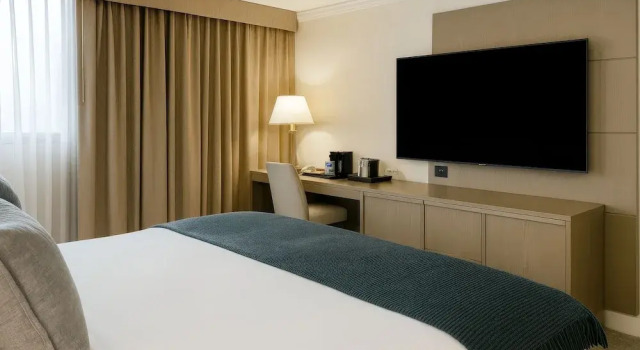 Двухместный номер Standard с балконом и с видом на горы Ontario Airport Hotel & Conference Center