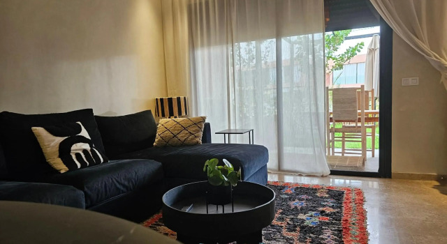 LDM Luxe appartement met zwembad in Marrakech, Забронировать Апартаменты/квартира Отели Марракеш-Тенсифт-Эль-Хауз с парковкой, Парковка