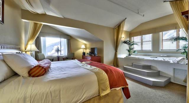 Номер Deluxe Sun Peaks Lodge