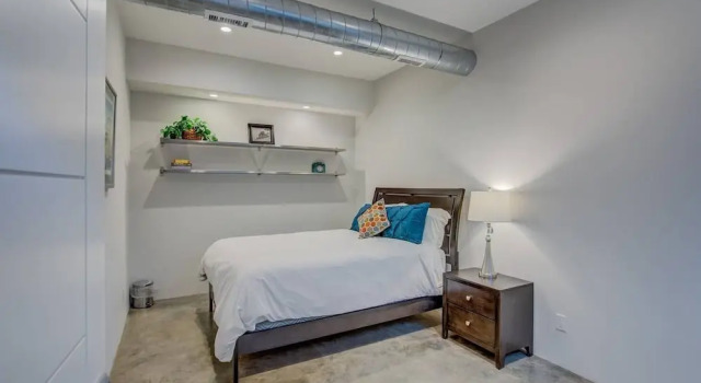 Коттедж с 3 комнатами 3BR Modern Marveldowntown Customprivate Balcony