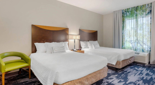 Четырёхместный номер Standard Fairfield Inn & Suites by Marriott Houston Conroe