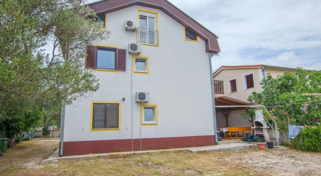 Apartments Ivan, Забронировать Апартаменты/квартира Бибинье Задарская жупания, рядом с Пляж Бибиньски Мликарич
