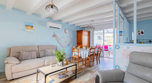 Коттедж Villa moderne et colorée à Jard-sur-mer