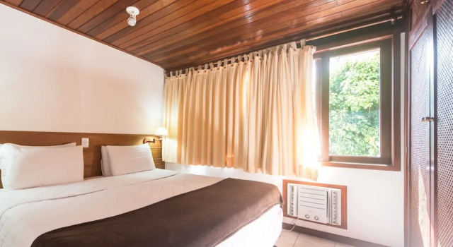 Двухместный номер Superior с балконом и с видом на океан Hotel Ilha Branca Inn
