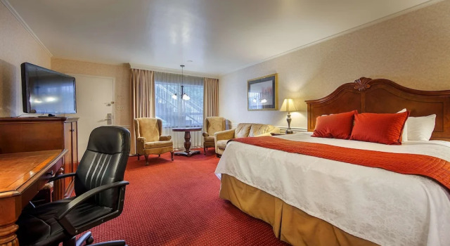 Четырёхместный номер Deluxe Baugh Motel, SureStay Collection by Best Western