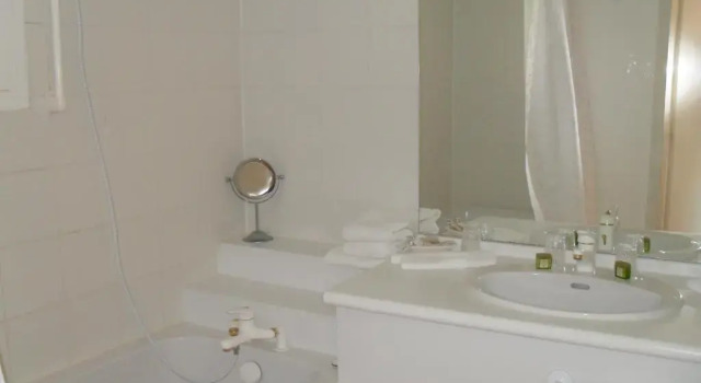 Семейный номер Standard Logis Hôtel Val de Vienne