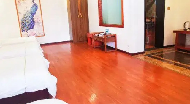 Четырёхместный номер Standard с балконом Zongjin Inn