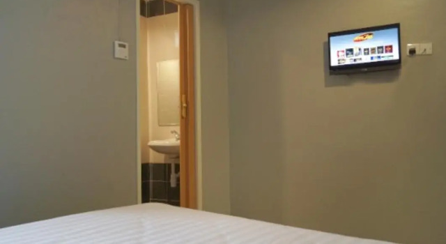 Standardowy dwuosobowy pokój One Point Hotel