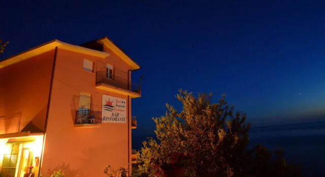Hotel Augusta, Prenota Hotel Framura 