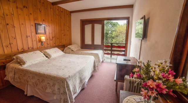 Трёхместный номер Deluxe с балконом Hotel Recanto São Cristóvão