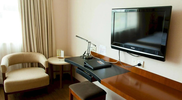Crown Jiakai Hotel, Book Hotel Qiongshan Haikou, near Hainan Normal University
