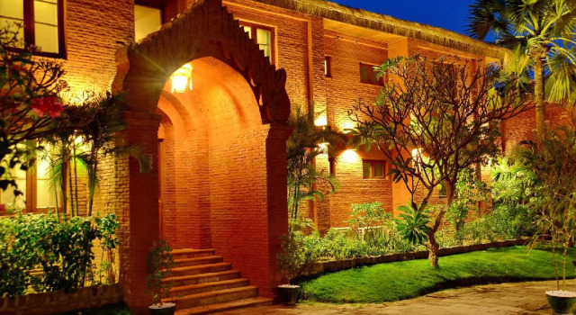 Myanmar Treasure Resort Bagan, Boek Resort New Bagan Bagan, in de buurt van Dhammayazika Pagoda