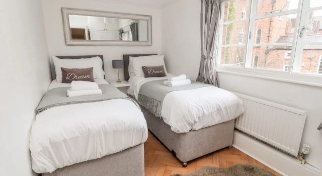 Коттедж Dee Heights Penthouse