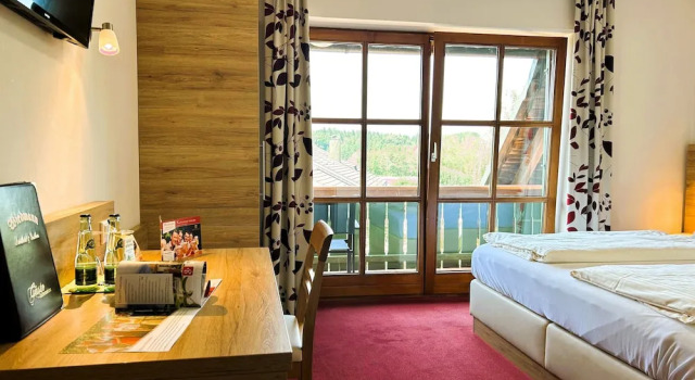 Двухместный номер Superior с балконом Gasthaus und Landhotel Wiedmann